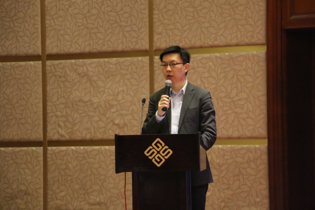 中資協注冊登記中心總監(jiān)羅以弘致辭